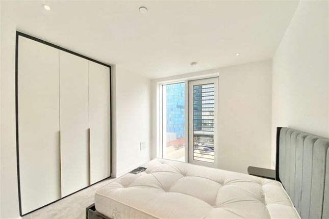 7, Cendal Crescent, London photo 4