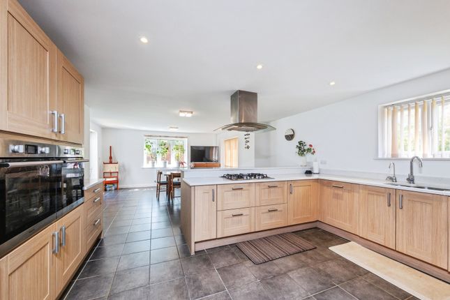 7, Turnpin Close, Buckinghamshire photo 4