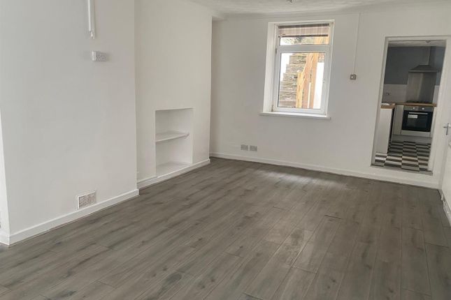 59, Pontshonnorton Road, Pontypridd photo 3