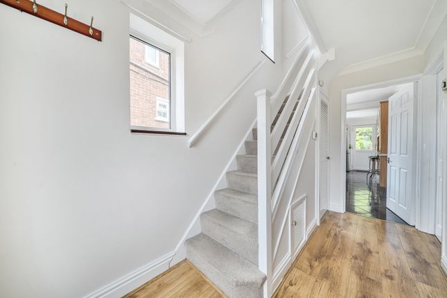 5, Sycamore Road, Oxfordshire photo 3