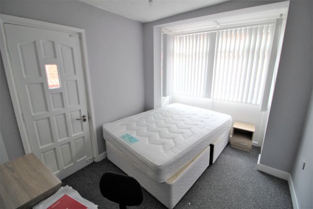 Shared accommodation to rent in Mackenzie Road, Salford