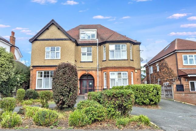 Studio detached on Glengall Road, Woodford Green, £550,000
