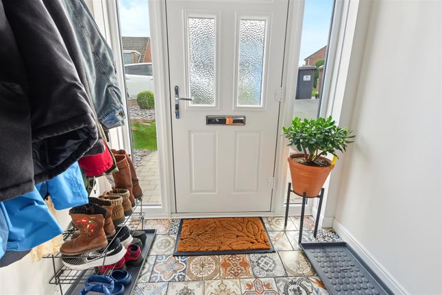 Sunningdale Drive, Derbyshire photo 3