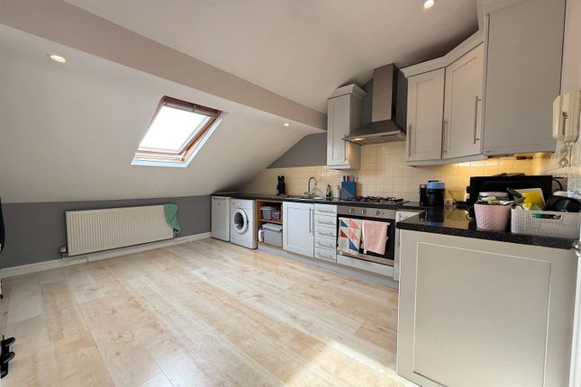 165, Flat 4, Marsland Road, Sale photo 4