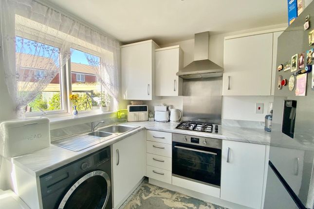 48, Penelope Grove, Peterborough photo 3