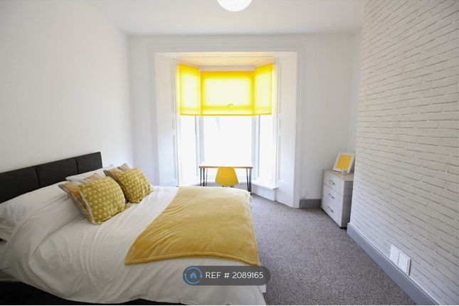 Thumbnail Flat to rent in Carlton Terrace, Swansea
