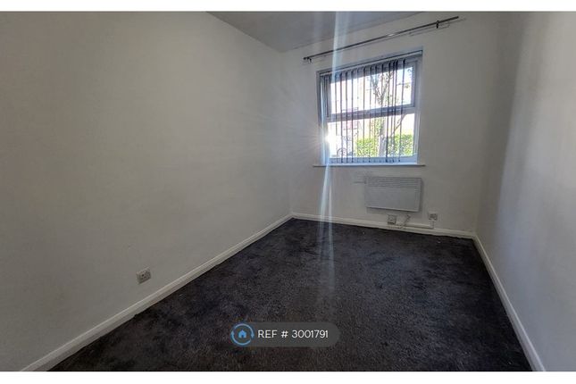 Baguley Crescent, Middleton, Manchester photo 4