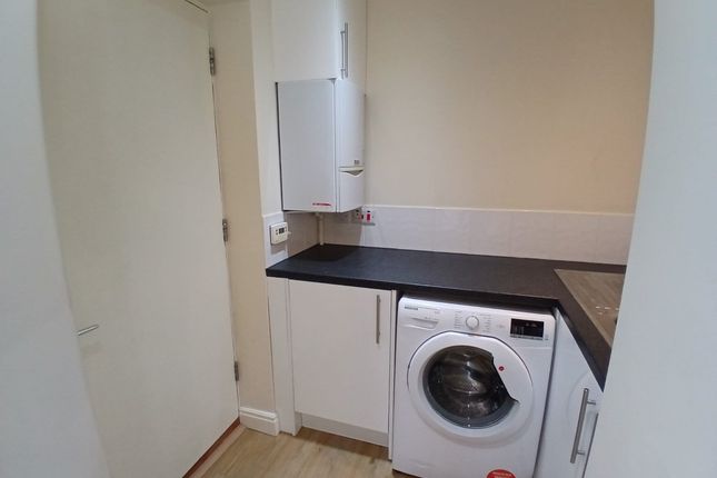 12, Westmead Drive, Salfords photo 4