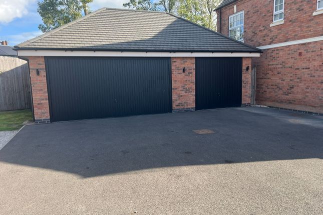 90 Lowe Street, Hugglescote photo 2