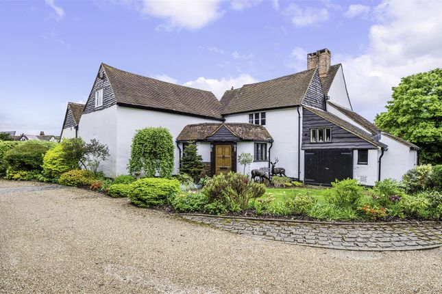 Thumbnail Detached house for sale in Pond Farm Close, Walton On The Hill, Tadworth