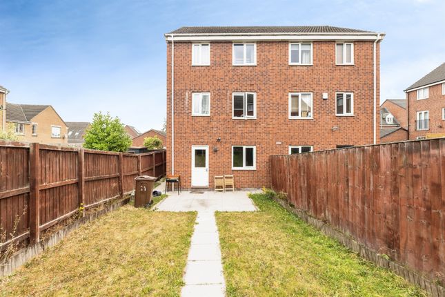 21, Murray Avenue, Leeds photo 2