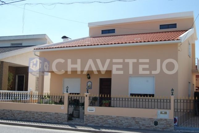 Thumbnail Detached house for sale in Cardal, Vila Nova Da Barquinha, Vila Nova Da Barquinha