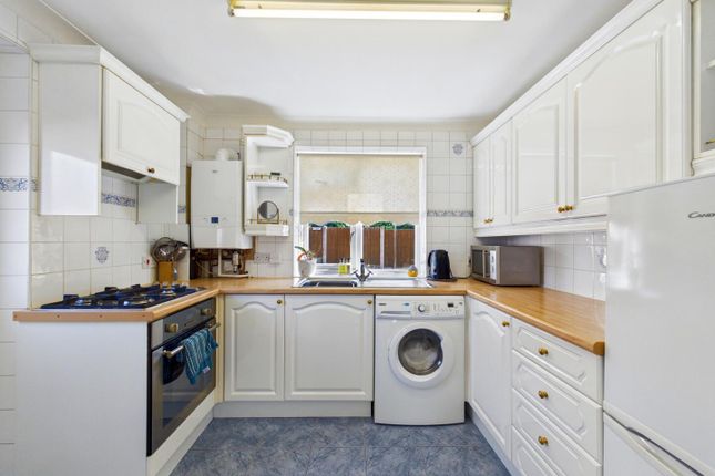 37, Cleveland Avenue, Knottingley photo 4
