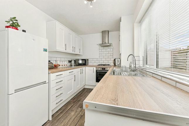 87, Coxley View, Wakefield photo 3