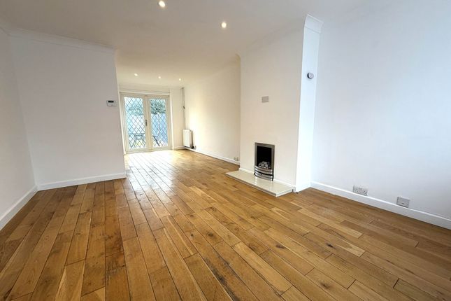 6, St Stephen`s Close, Canterbury photo 3
