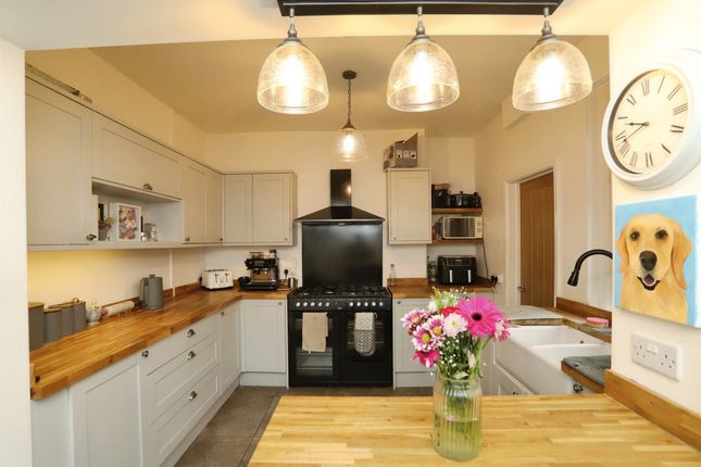 132, St. Cenydd Road, Caerphilly photo 2