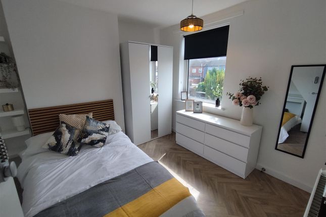 Room 3, 22, Priestsic Road, Sutton-In-Ashfield photo 2