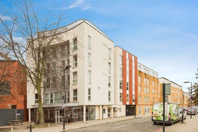 Flat for sale in 7 Enfield Road, Hoxton, Shoreditch, Haggerston, Dalston, London