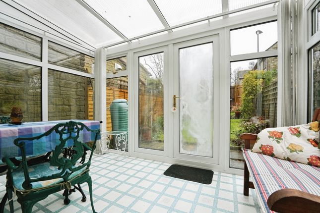 8, Short Hedges Close, Gloucestershire photo 4