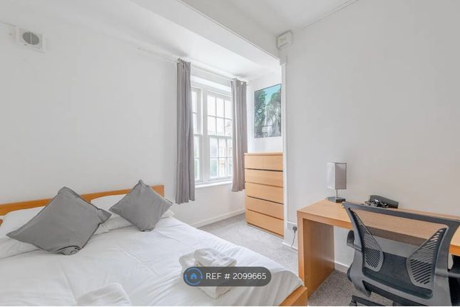 Thumbnail Flat to rent in Barnes House, London