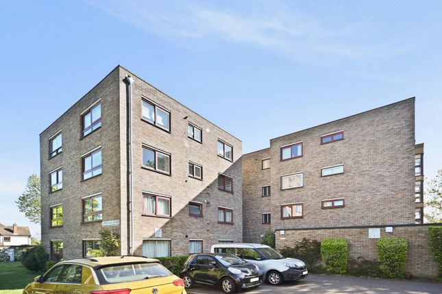 Studio flat on 23, Grenville Court, Kent Avenue, Ealing, £265,000