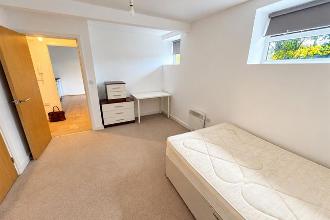 1 Sandford Place, Leeds photo 5