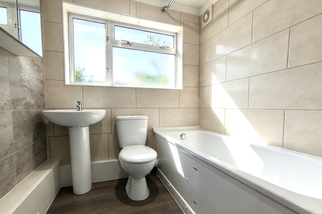15 Nicoll Road, LONDON photo 5