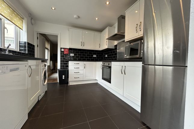 5, Richards Street, Cardiff photo 2
