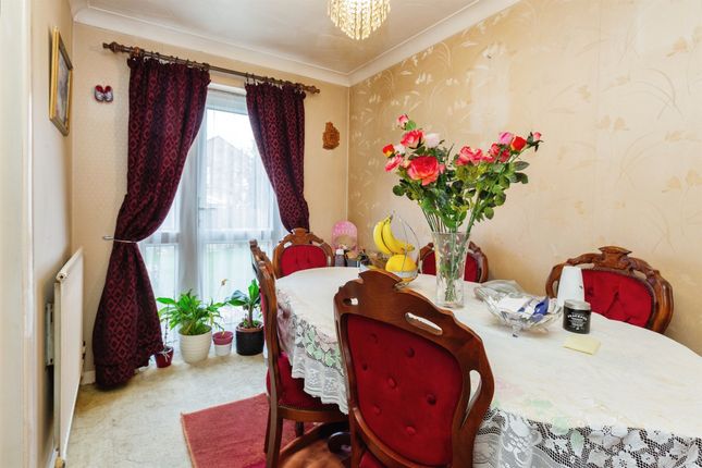 16, Picasso Place, Aylesbury photo 4