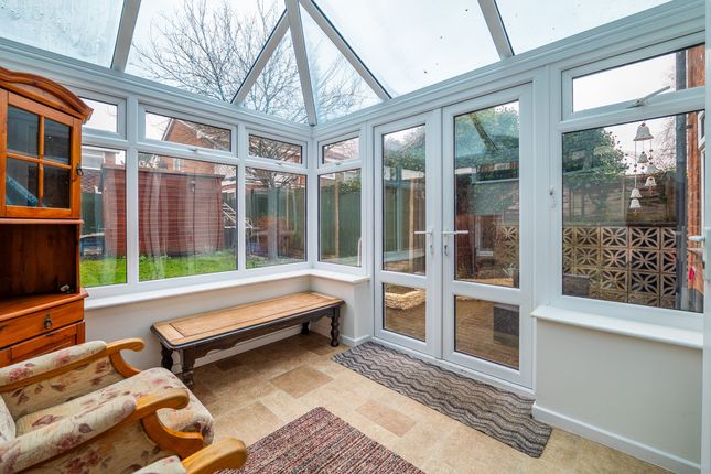 7, Willow Road, Barton-under-Needwood photo 3