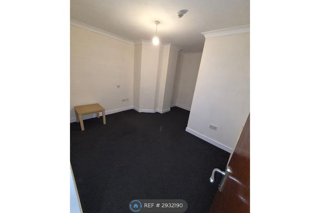 Flat, Bridge House High St, Blackburn photo 4
