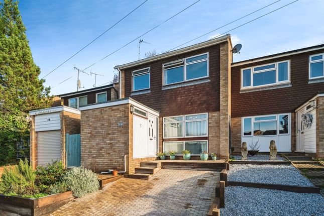 End terrace house for sale in Upton Close, Park Street, St. Albans