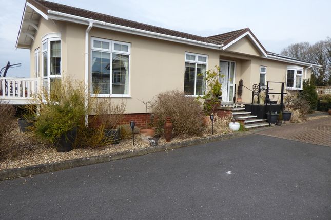 2-bed caravan on 22A, Collinswood Park, Folly Lane, Caddington, Luton, £239,995