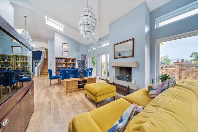 LAKE FARM EQUESTRIAN, Pendell Road, Bletchingley, Redhill photo 5