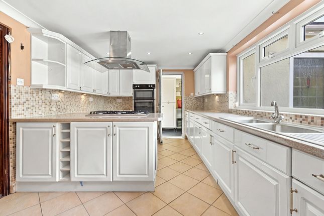 8, Mount Avenue, Hockley photo 3