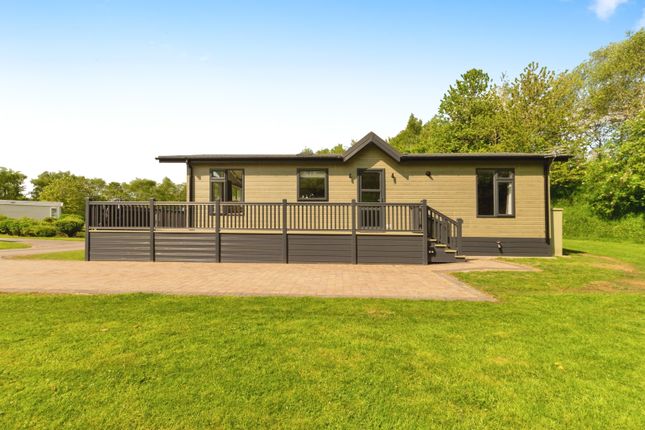 2-bed caravan on 17 The Oaks, Gallaber Park,, Long Preston, Skipton, £169,000