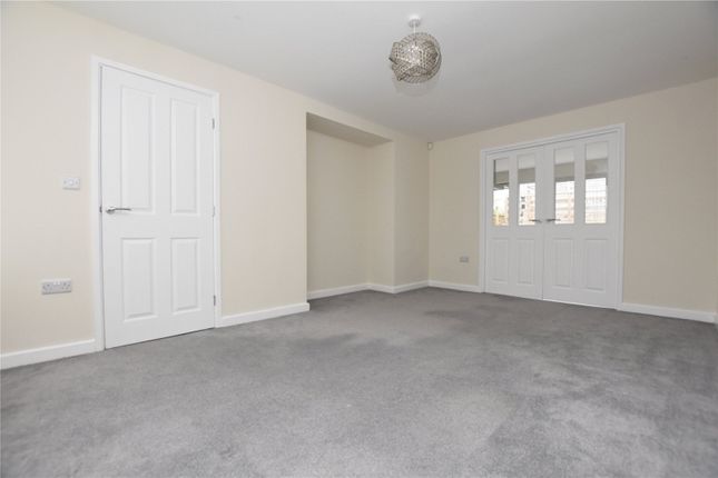 7, Green Hill Croft, West Yorkshire photo 3