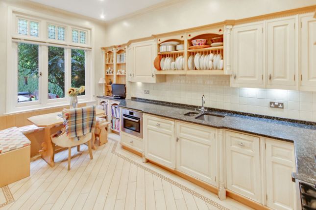 High Leam West, Swissland Hill, Dormans Park photo 3