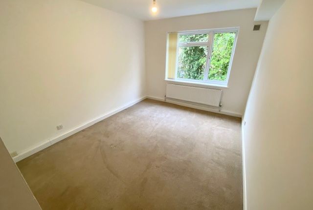 6 Purdey Court, 10, The Avenue, Worcester Park photo 4