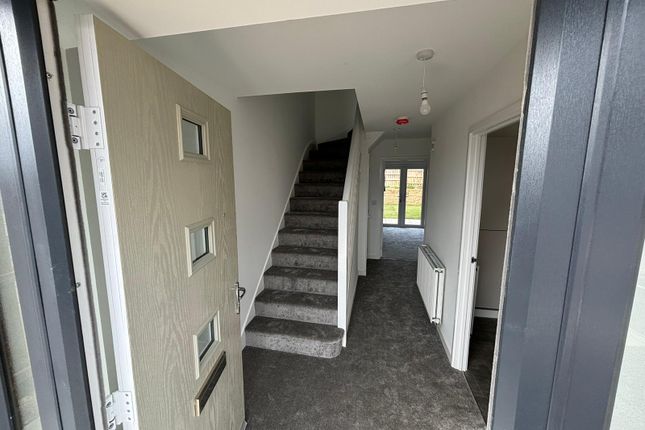 32, Chapel Rigg Drive, Newcastle Upon Tyne photo 3