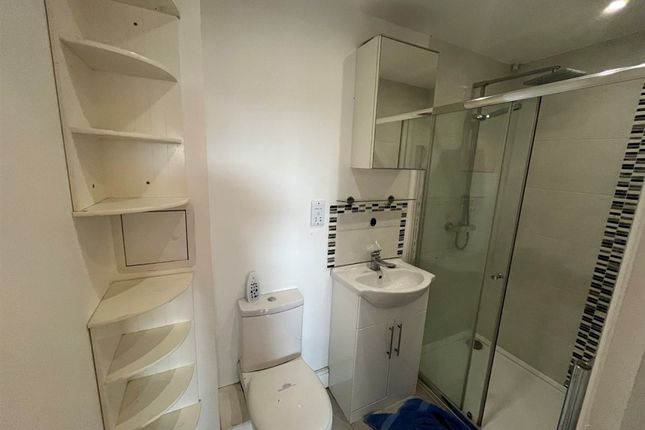 Mulberry Close, LUTON photo 3