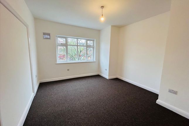 Flat to rent in Ruislip Road, Greenford