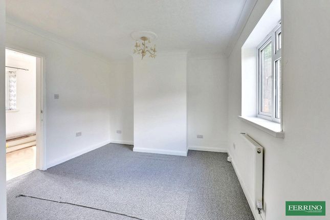 22 Woodland Close, (Ideal Starter Home), Whitecroft photo 4