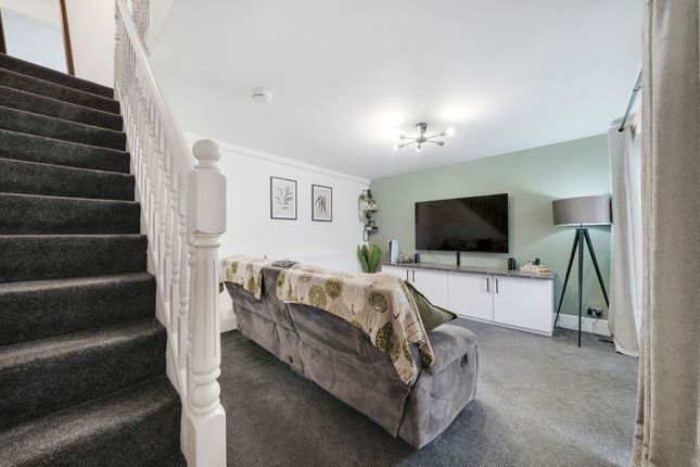 37 Castle Croft, Bolton photo 4