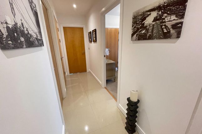 Flat to rent in Watermark, Ferry Road, Cardiff