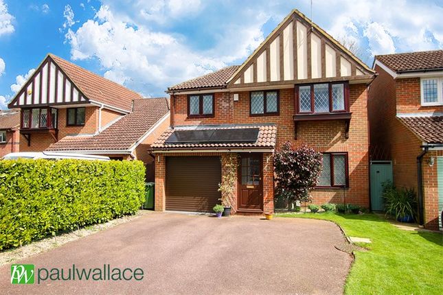 Detached house for sale in The Spur, Cheshunt, Waltham Cross