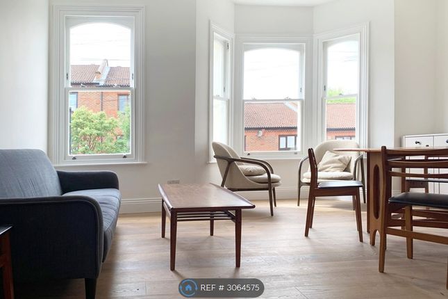 Flat   Solon Road, London photo 3