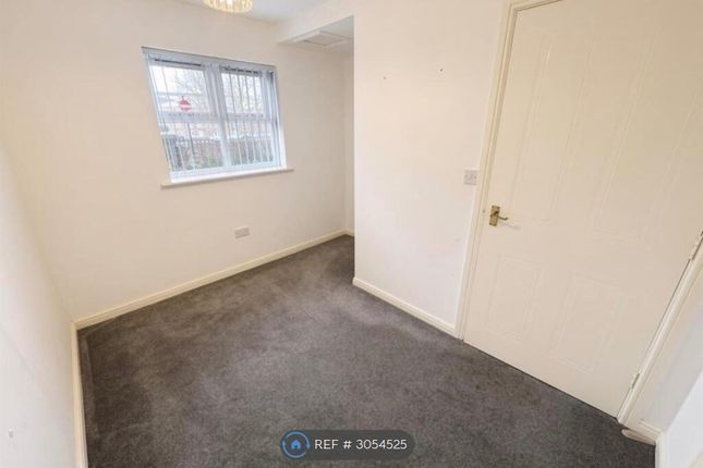 Flat, Edward House Albert Court, Sunderland photo 5