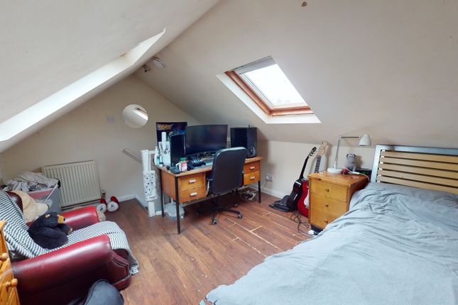 Terraced house to rent in Viaduct Road, Brighton