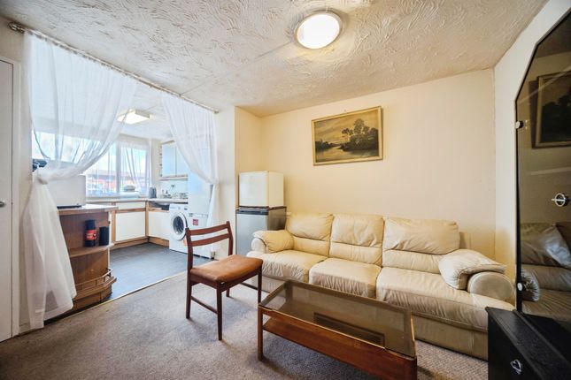 6, Sunningdale Way, Milton Keynes photo 4